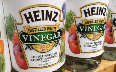 Using Vinegar to Protect Your Jeans from Fading
