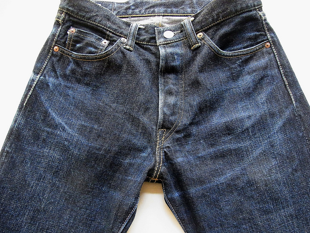 washing jeans in hot water