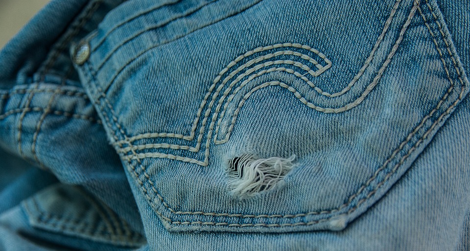 10 Reasons Why Jeans Make the Perfect Holiday Gift