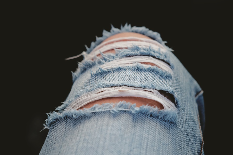 washing distressed jeans