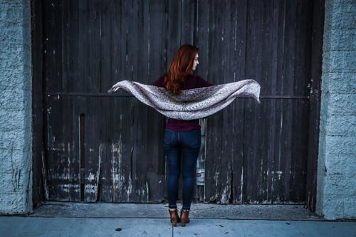 10 Fashion Faux Pas to Avoid When Wearing Jeans